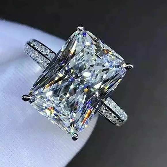 NEW ENGAGEMENT 925 STERLING SILVER DIAMOND RING, CUTE RING, SHINY RING. - Picture 4 of 5